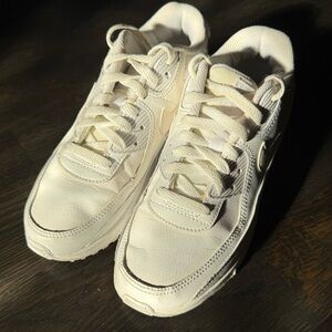 Youth Nike AF1’s White